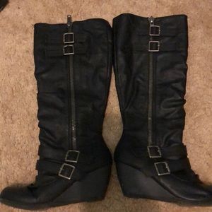 Blowfish brand wedge boots